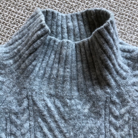 CLUB MONACO Grey cable knit sweater - Picture 4 of 8